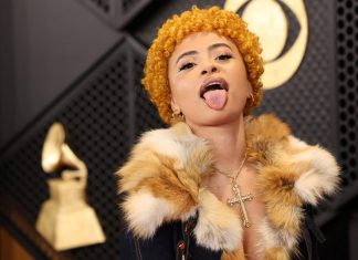 Rapper Ice Spice é agredida por fã dentro de lanchonete nos EUA